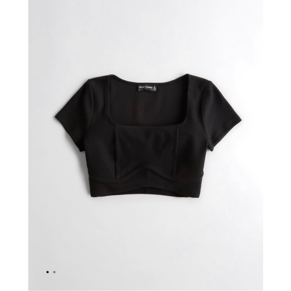 Social Tourist Ulta Crop Top NWT